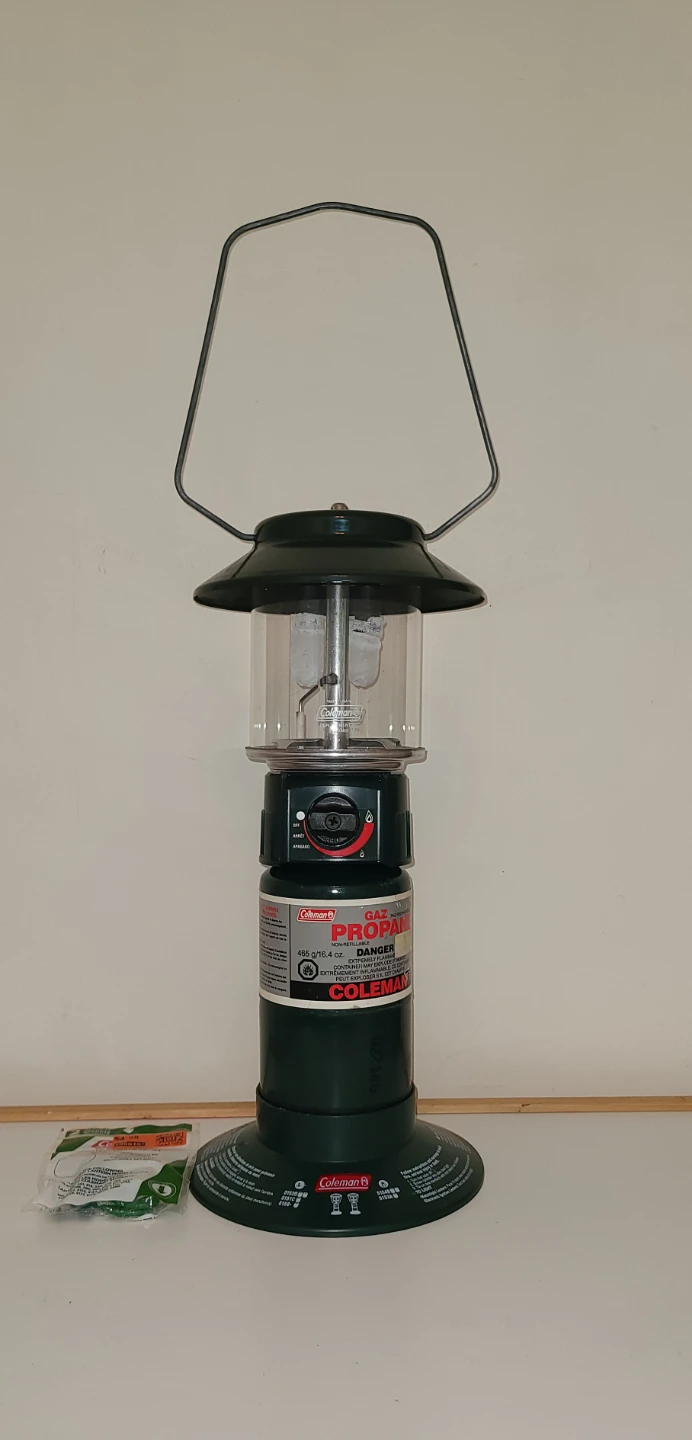 Coleman Propane Lantern + Case - 2 Mantles & Full Tank! - photo 2