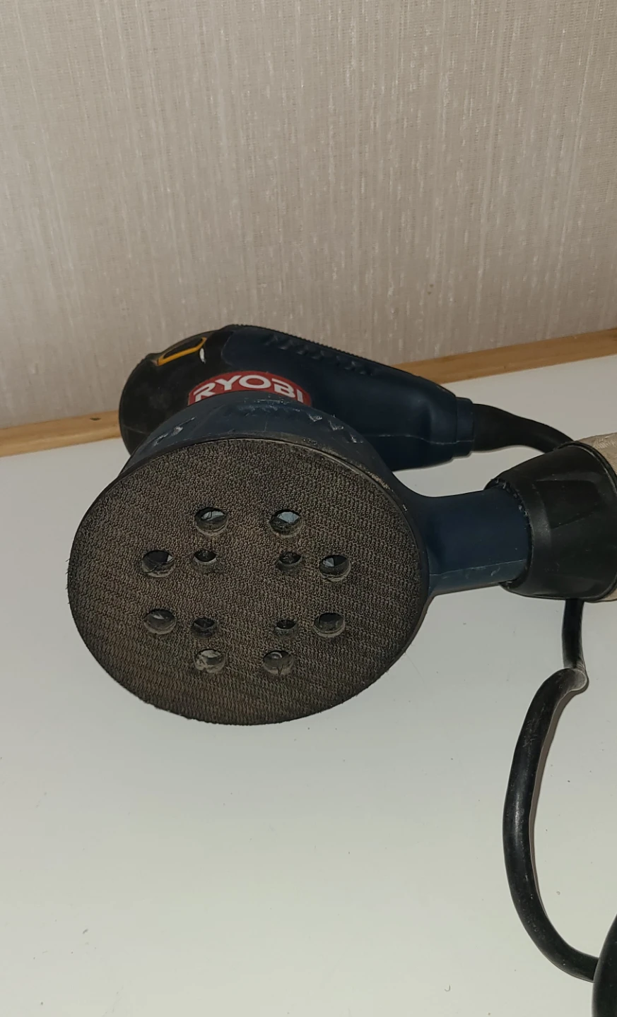 Ryobi Orbital Sander - Good Condition + 5 Sheets - photo 3