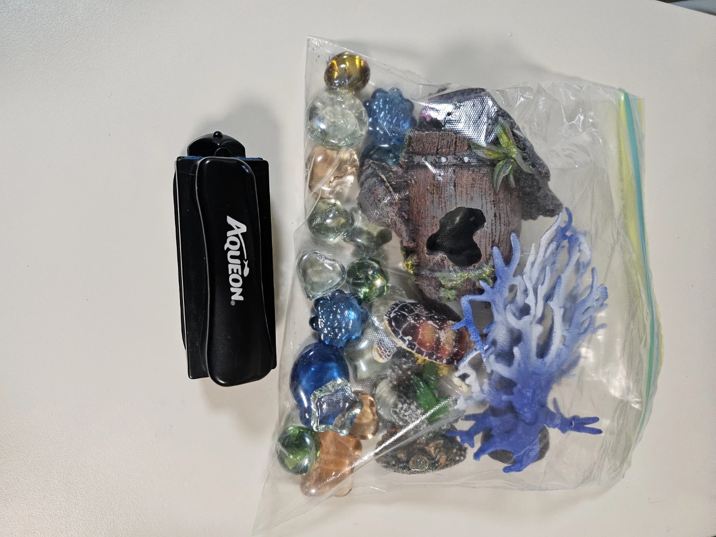10 gallon fish tank with accessories - photo 5