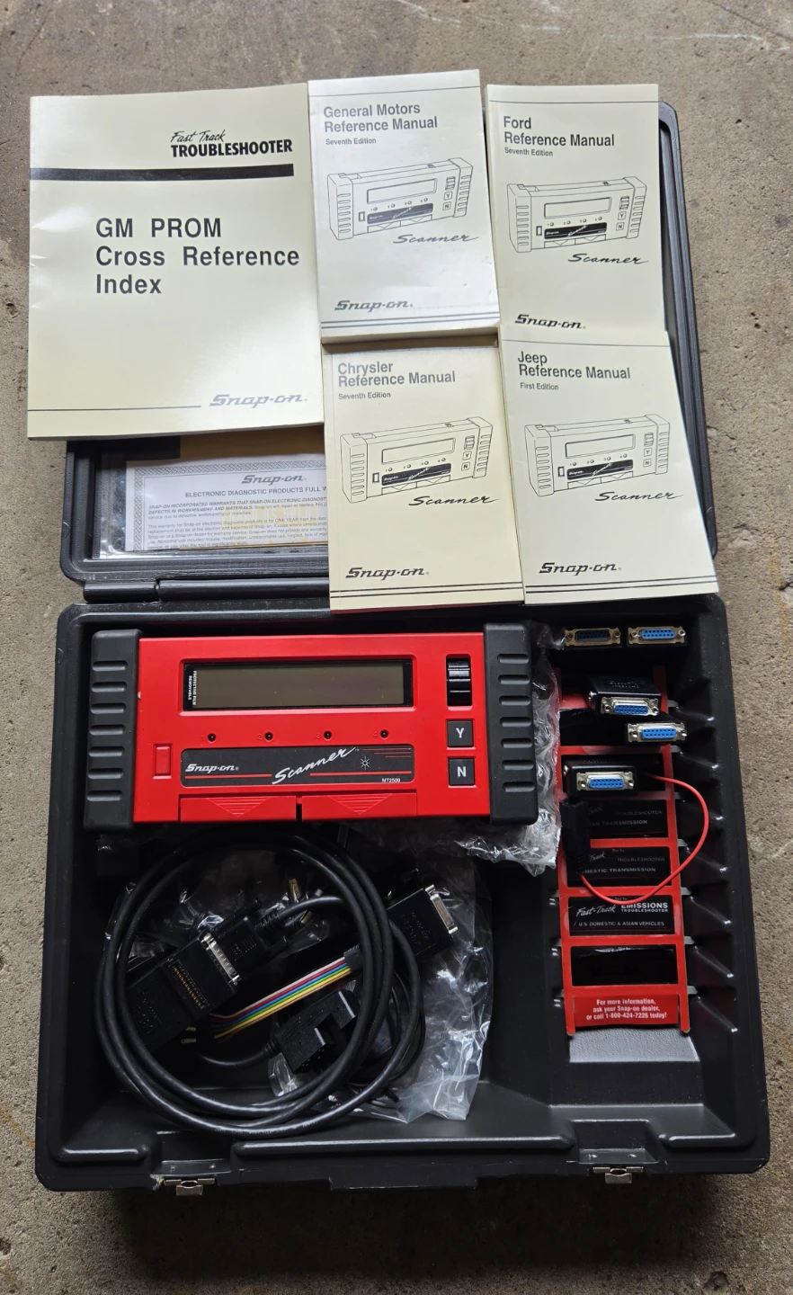 Snap-on MT2500 Scanner Diagnostic Tool with Manuals