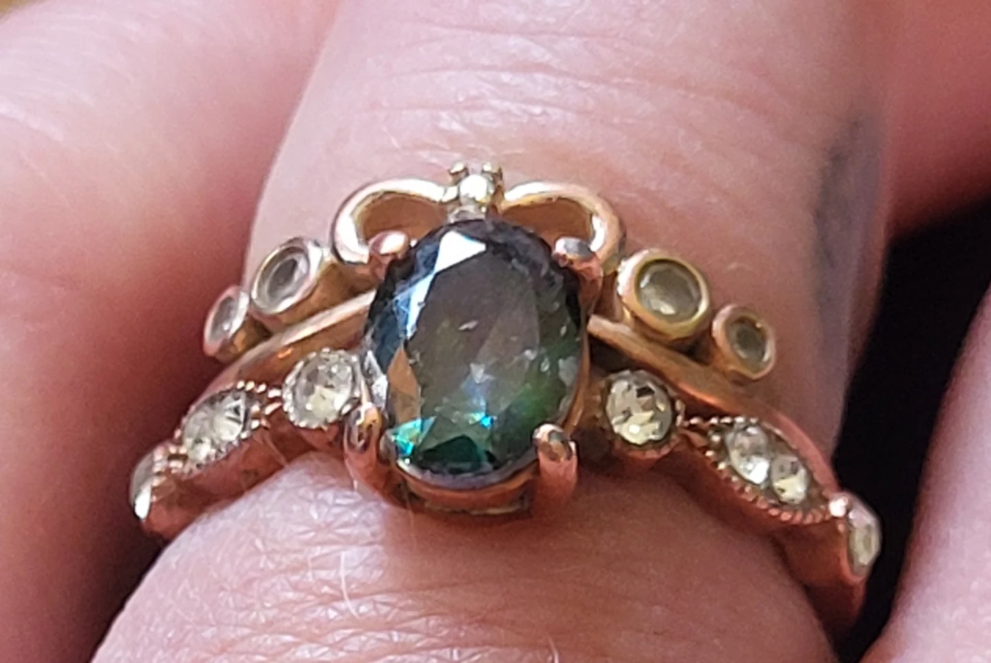 Oval Cut Colour-Changing Gemstone Ring Rose Gold Tone - photo 3