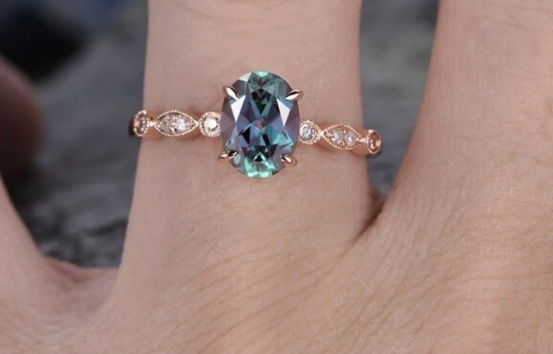 Oval Cut Colour-Changing Gemstone Ring Rose Gold Tone - photo 5