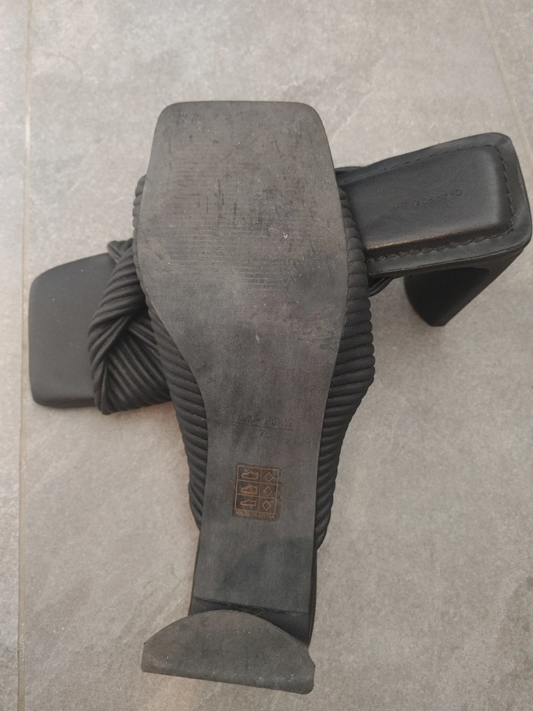 OAK + FORT Black Ruched Heeled Mules Size 7 - photo 3