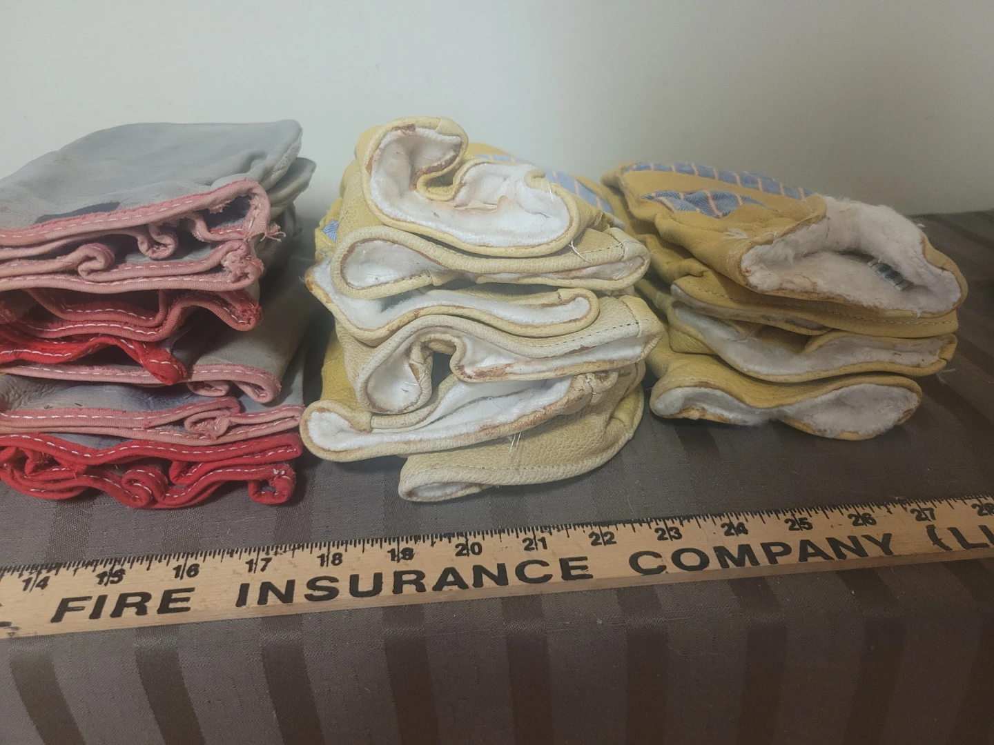 Lot 11 pairs Work Gloves and leather Mits - photo 2