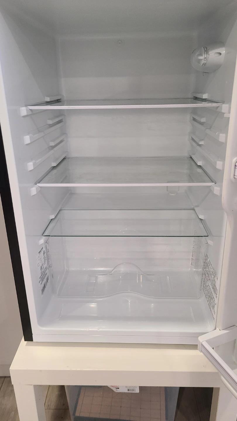 Hisense Mini Fridge - photo 3