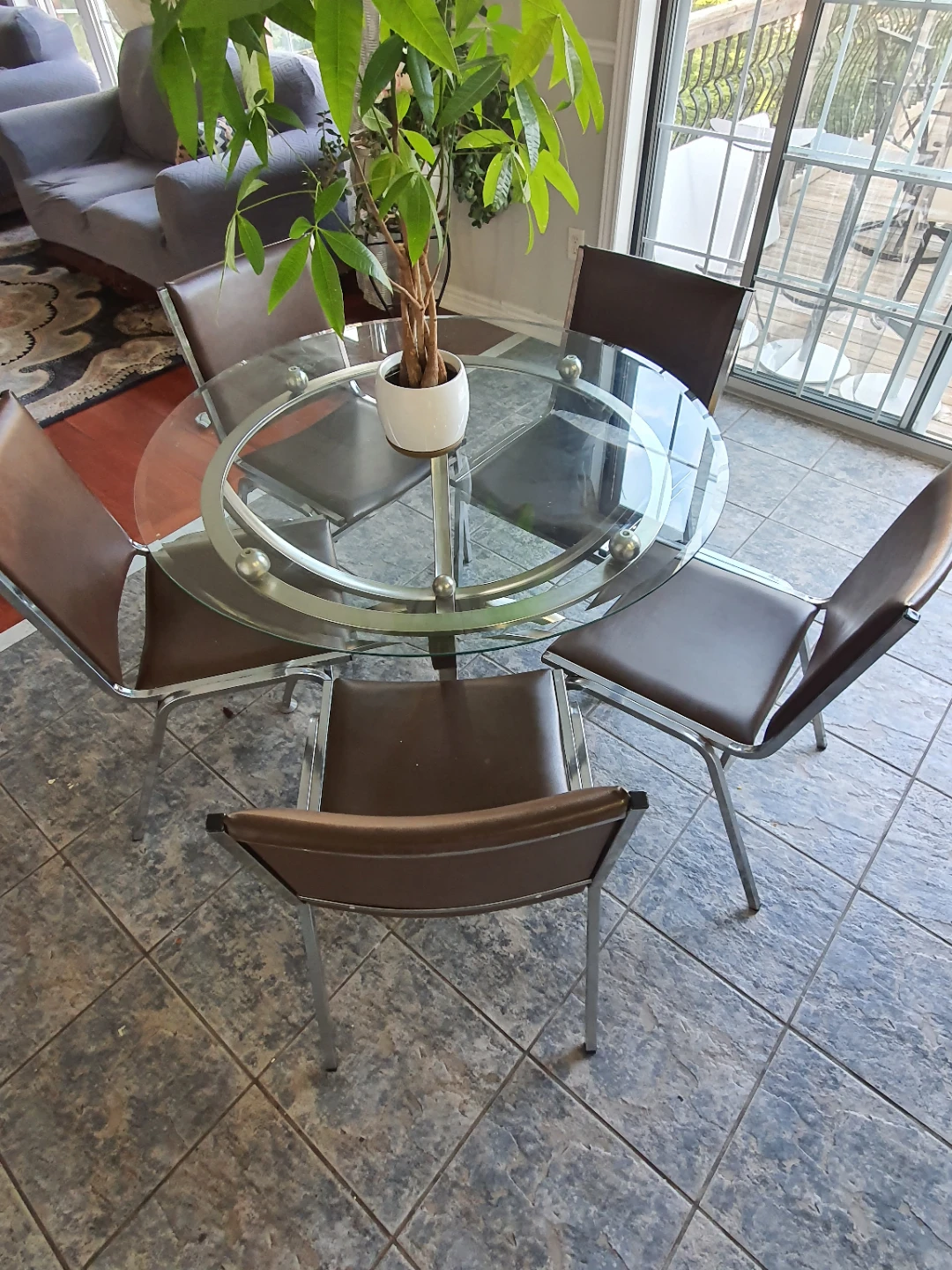 Glass Dining Table with 5 Brown Chairs - photo 2