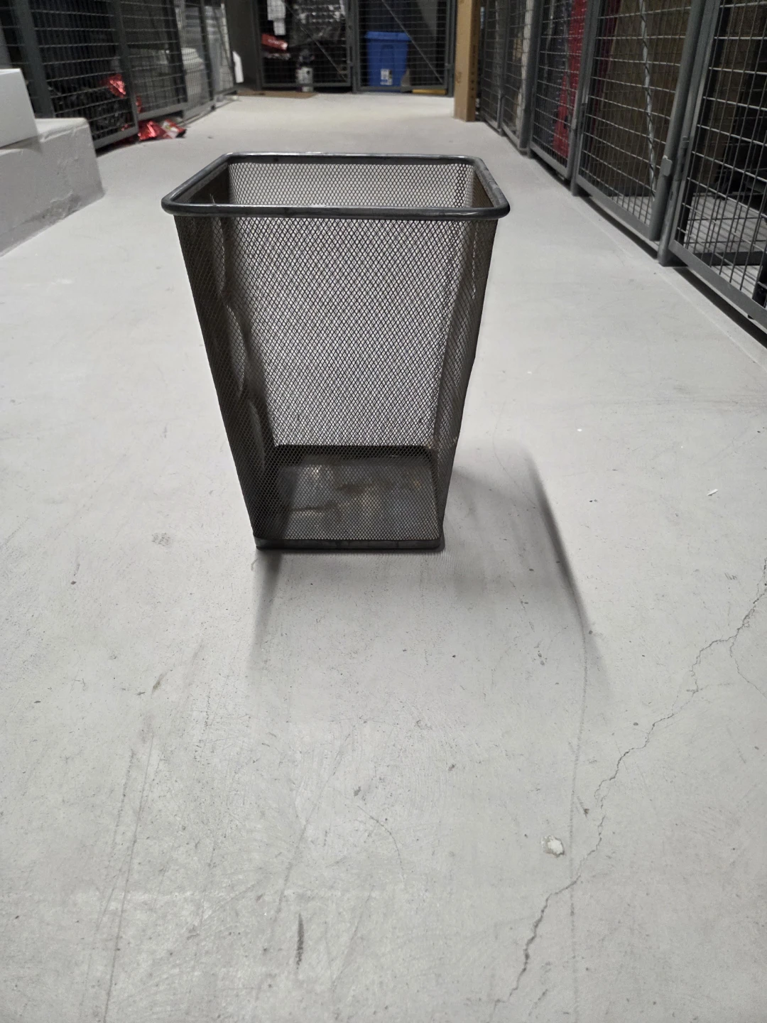 Mesh waste bin