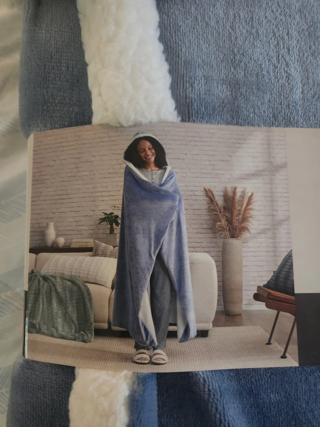 UGG Blue Hooded Throw - photo 2