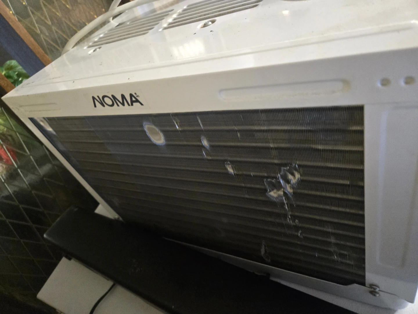 NOMA Air Conditioner Unit - photo 2