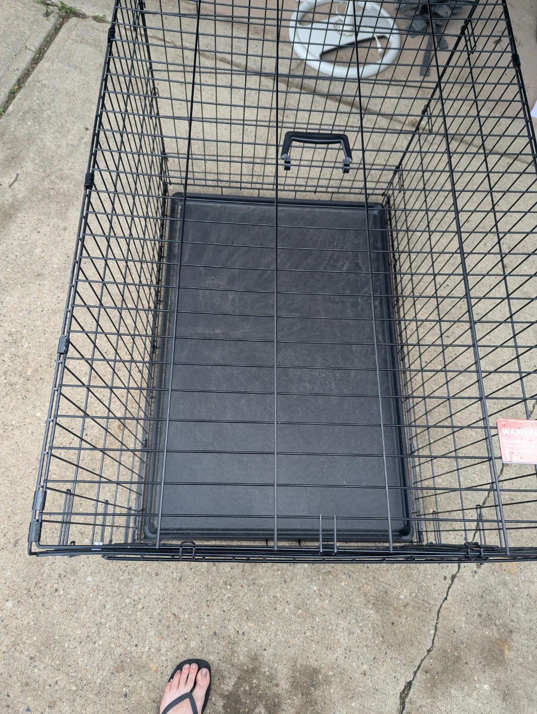 Wire Dog Crate with Black Tray- new