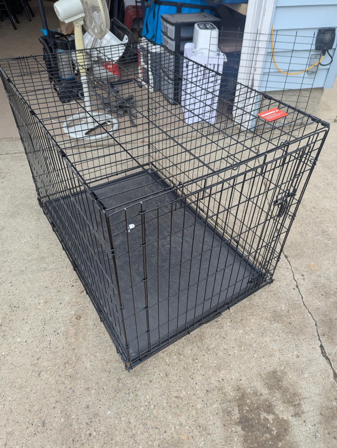 Wire Dog Crate with Black Tray- new - photo 2