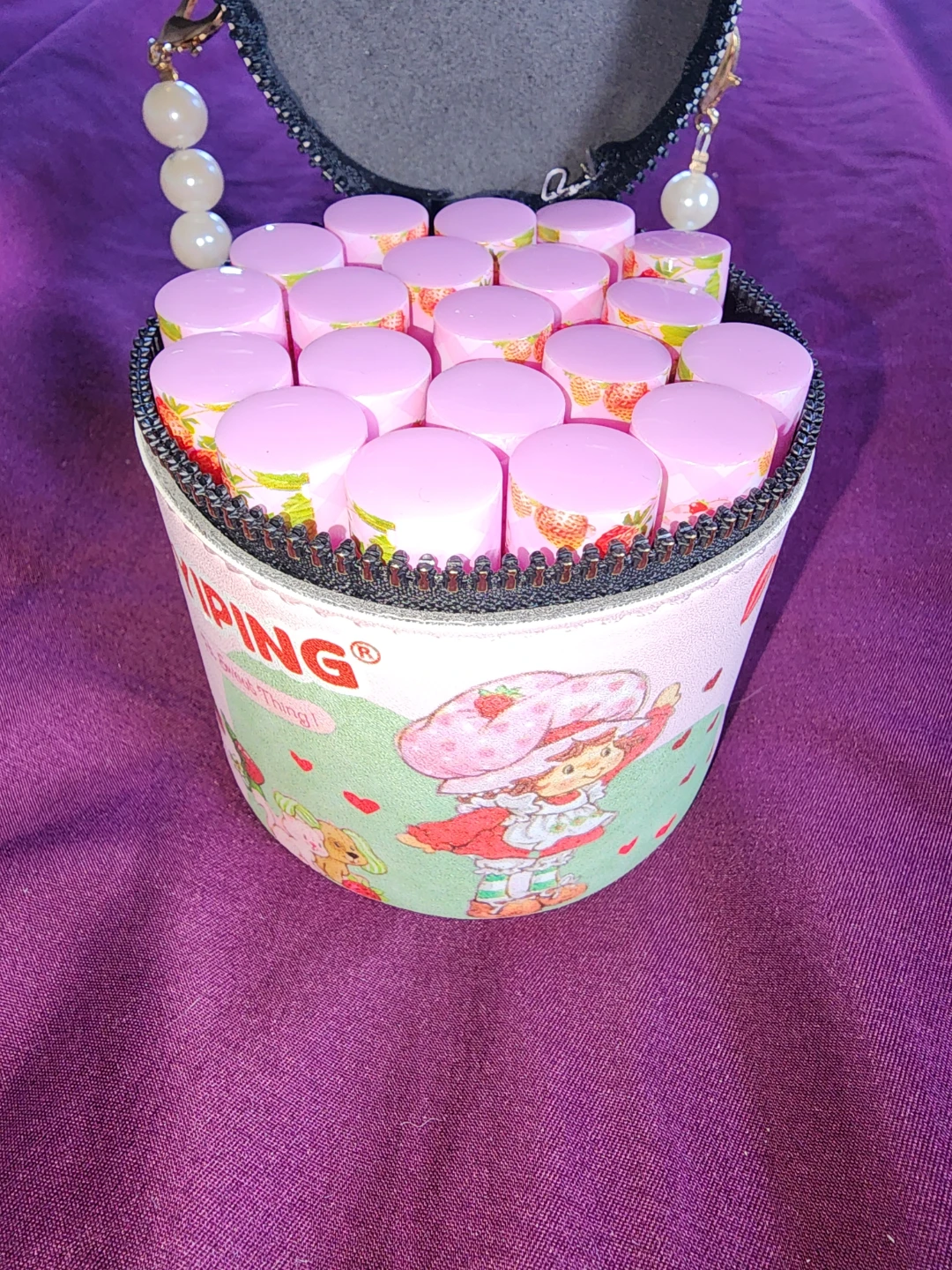 SIYIPING Strawberry Lip Gloss Set with Round Case - photo 4