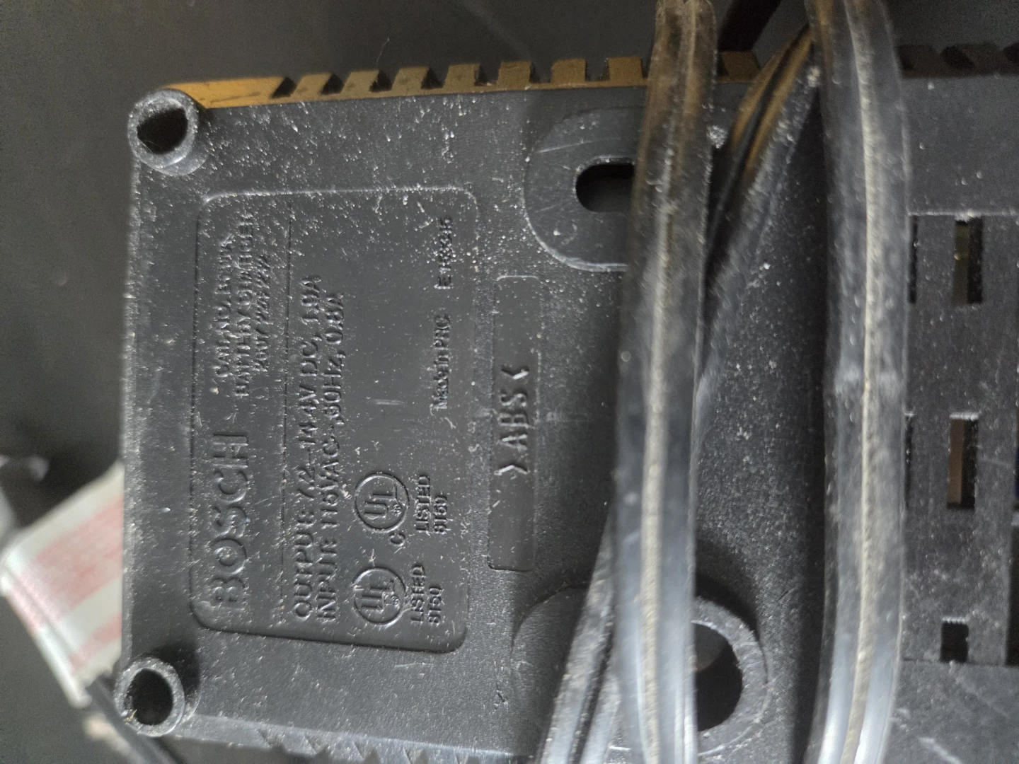 Bosch BC001 Battery Charger - photo 3