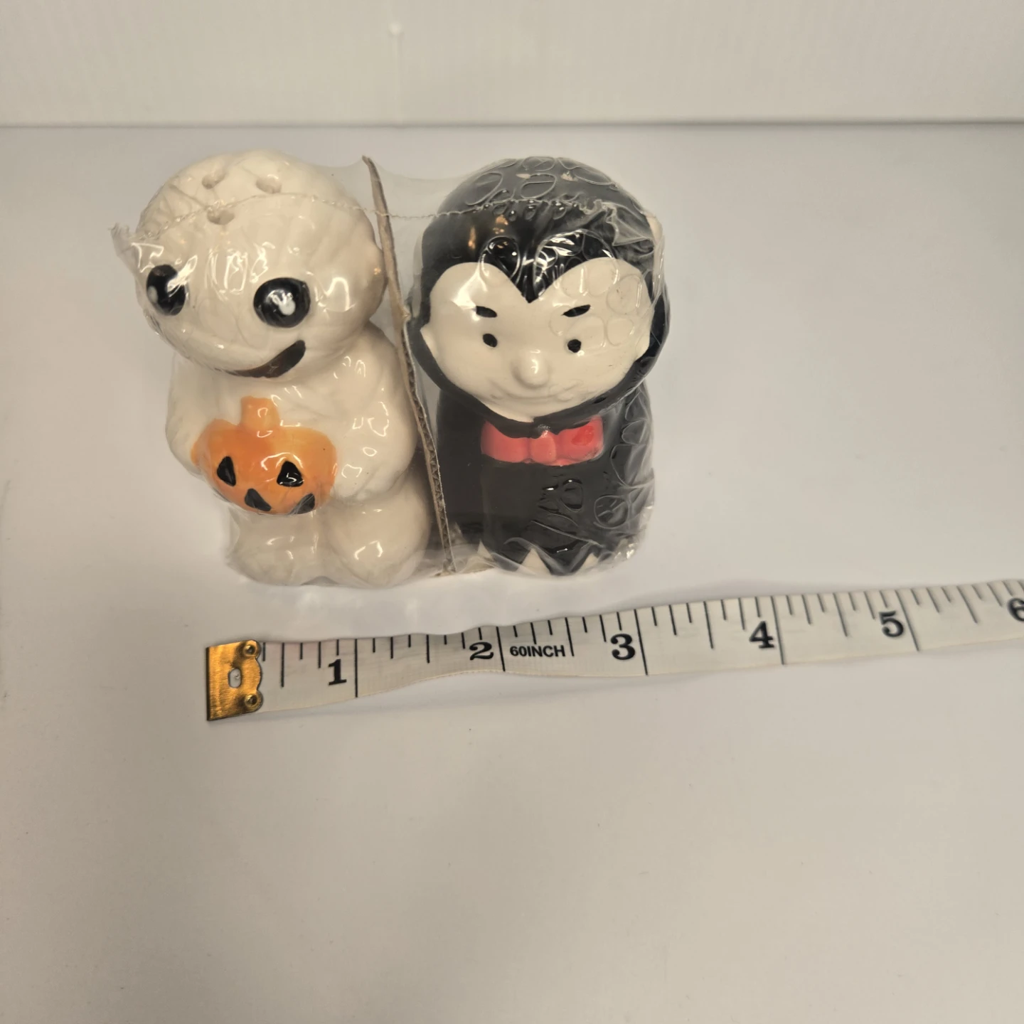 Halloween Mummy and Vampire Salt and Pepper Shakers - photo 2
