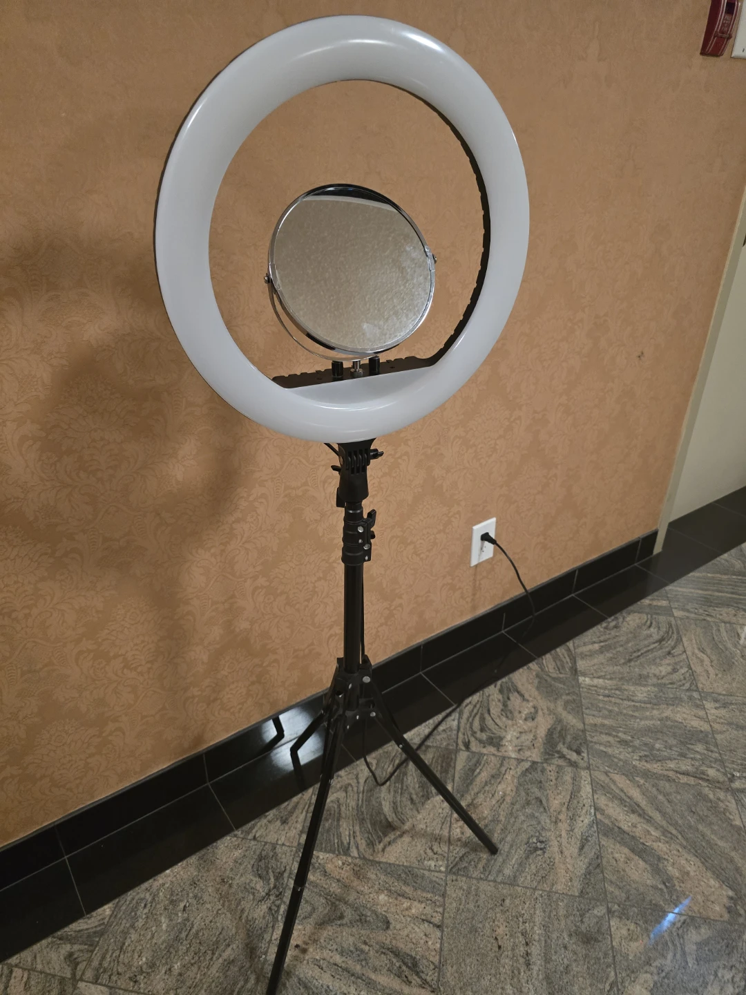 Ring Light with Mirror and Tripod - photo 2