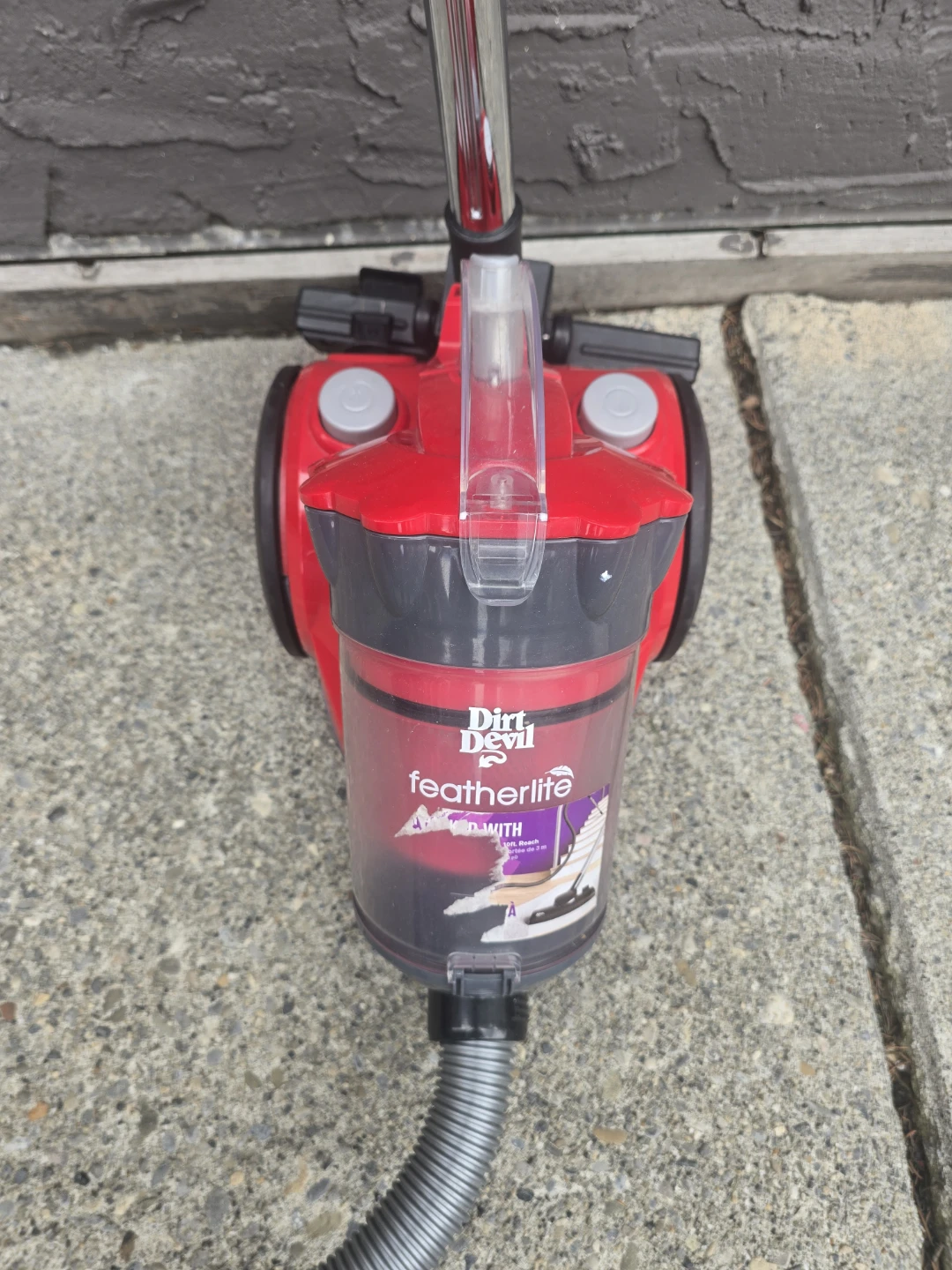 Dirt Devil Vacuum Cleaner - photo 5