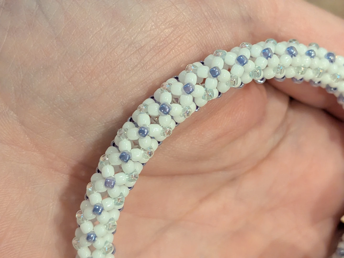 White and Lilac Beaded Bracelet - photo 3