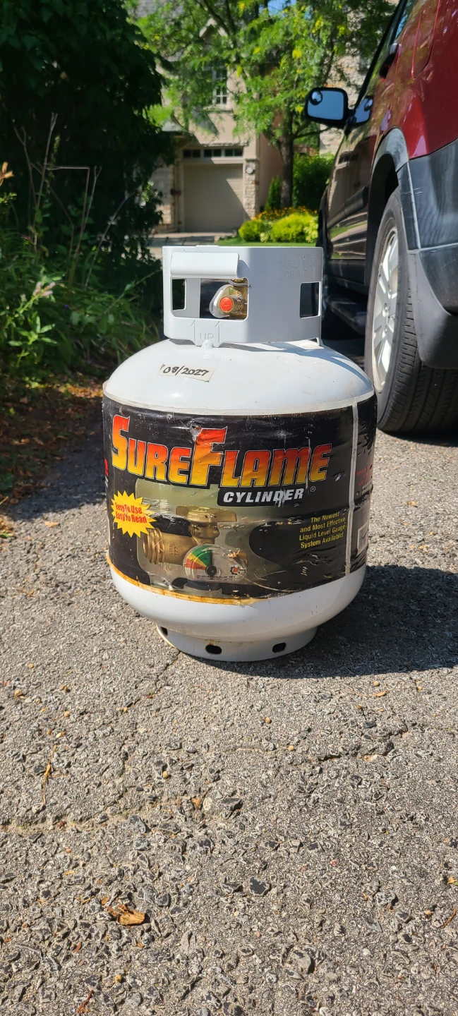 Full 20lb Propane Tank with Gauge !