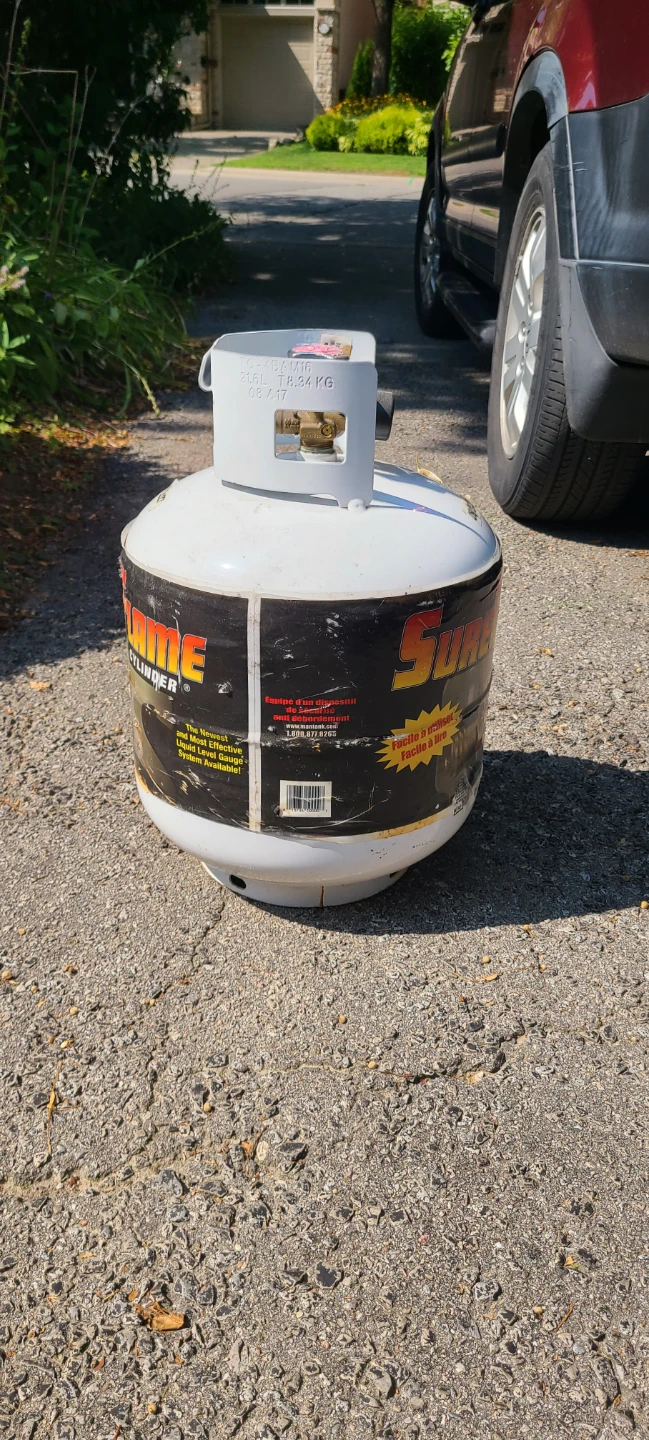 Full 20lb Propane Tank with Gauge ! - photo 2