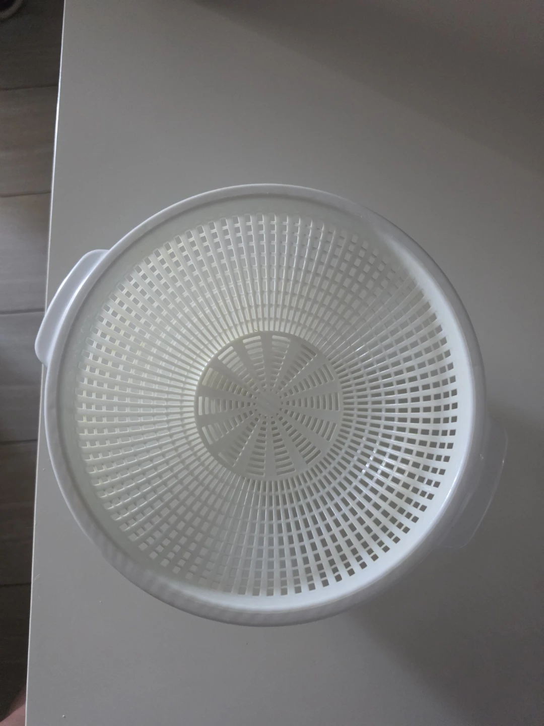 Plastic colander/strainer