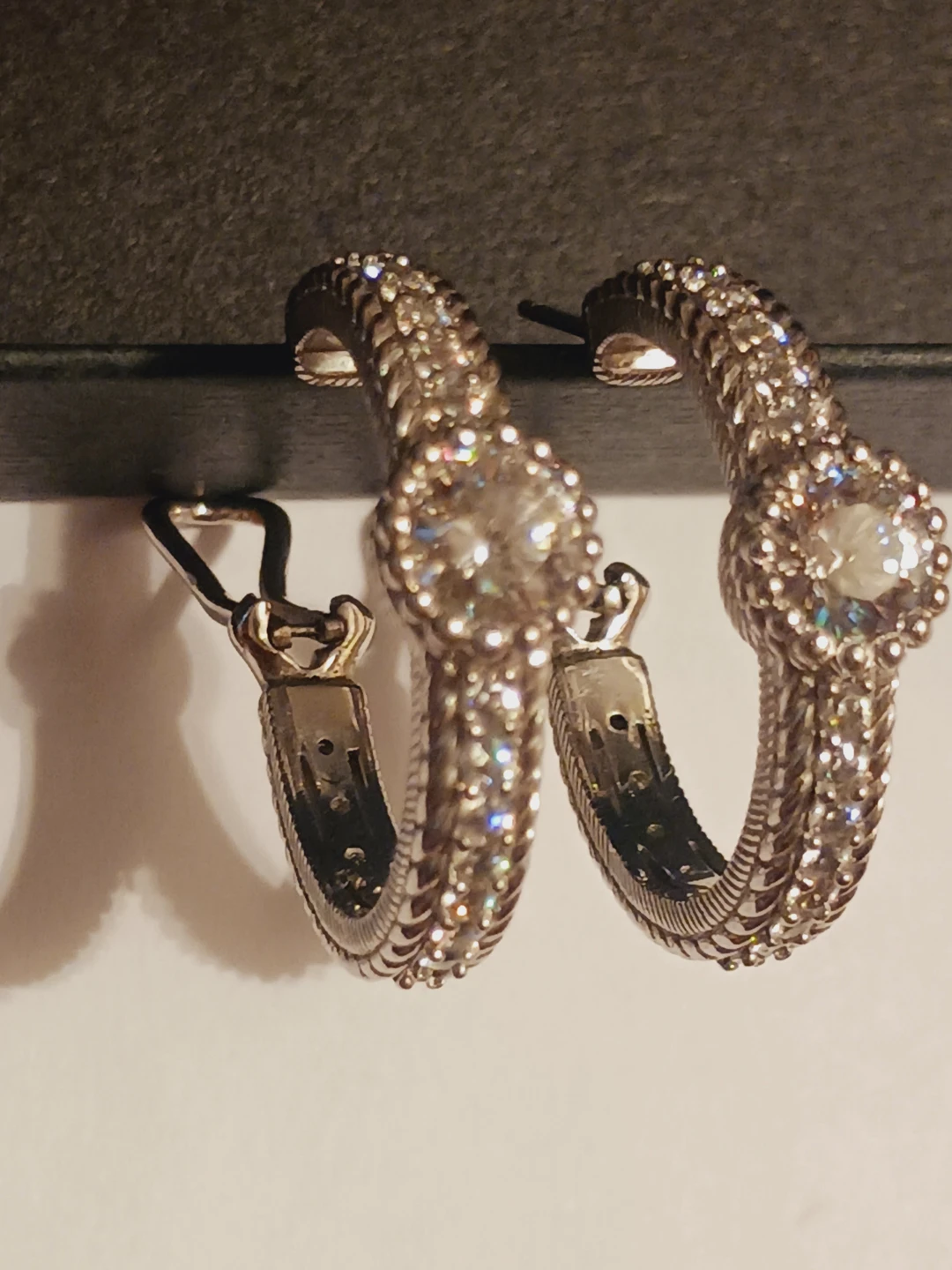 JUDITH RIPKA 925 SIGNED STERLING SILVER HOOP EARRINGS - photo 3