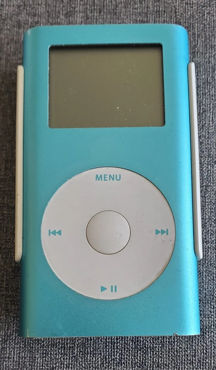 ​Apple iPod Mini (Blue) with Belt Clip - Fully Reset & Working