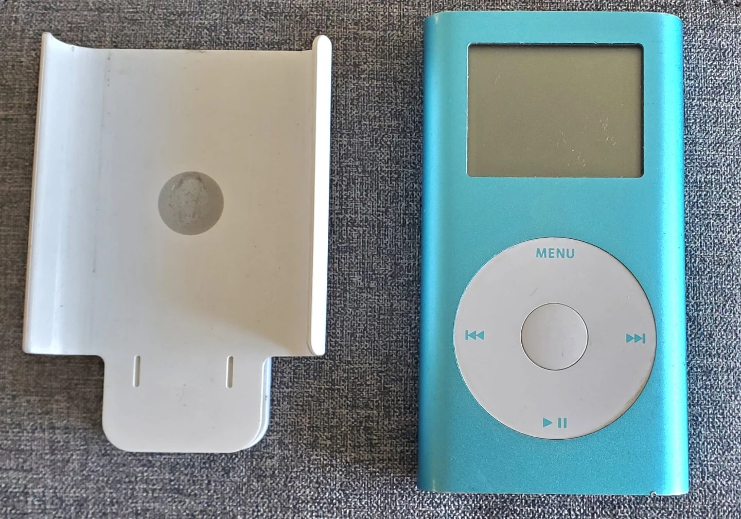 ​Apple iPod Mini (Blue) with Belt Clip - Fully Reset & Working - photo 2