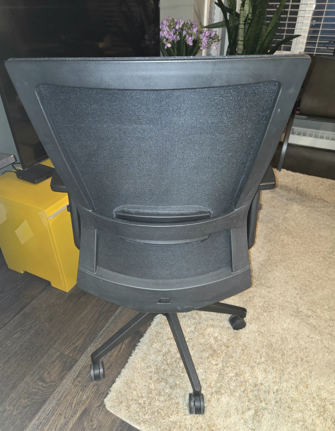 Black Mesh Office Chair - photo 4