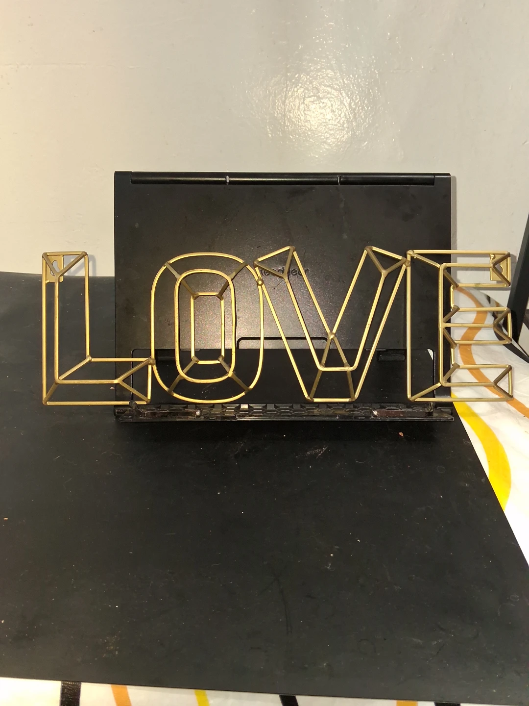 Gold Wire "LOVE" Decor Sign