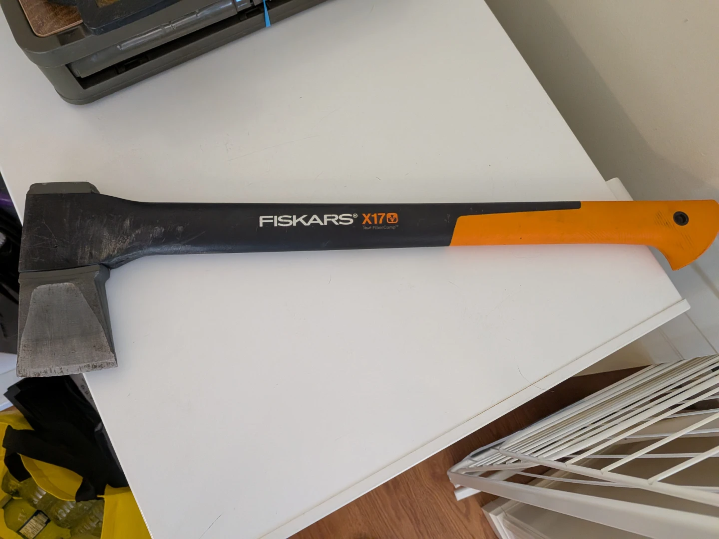 Fiskars X17 Axe