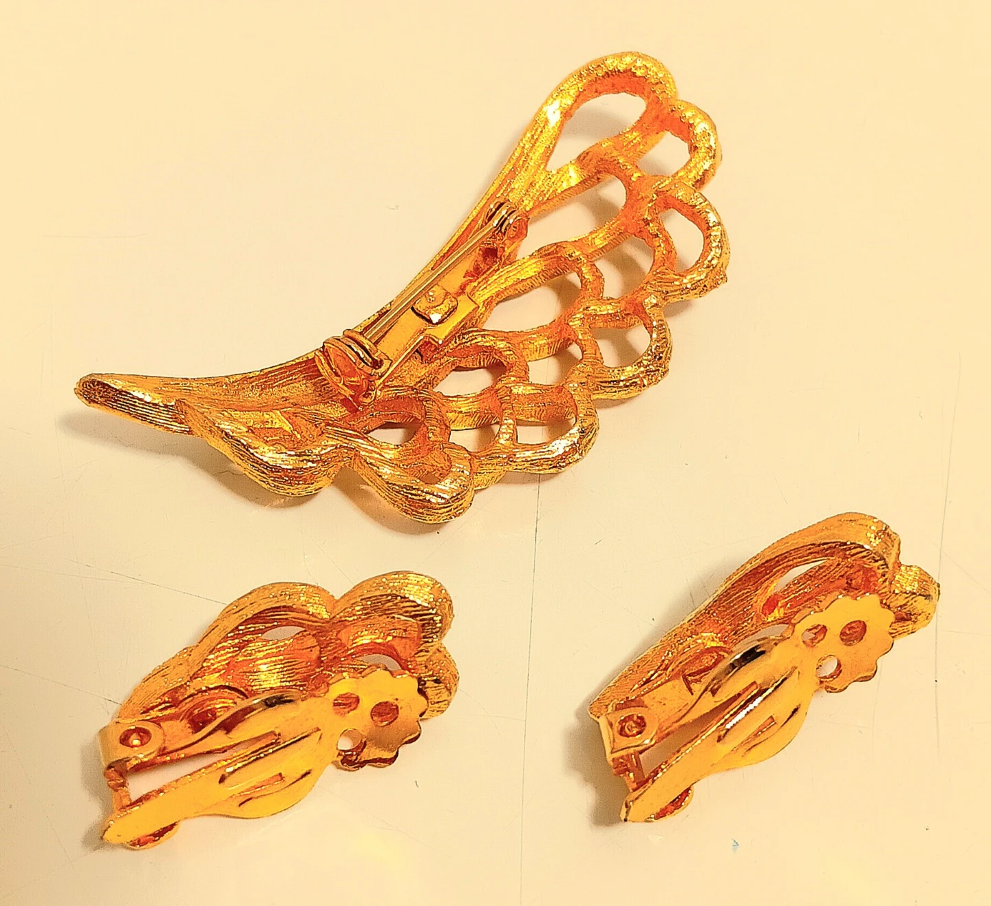 💎Vintage Gold Tone Leaf Brooch and Earring Set💎 - photo 3