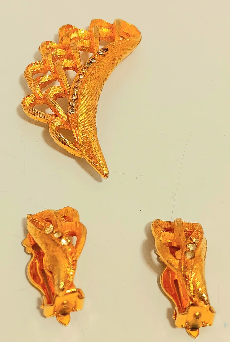 💎Vintage Gold Tone Leaf Brooch and Earring Set💎 - photo 4