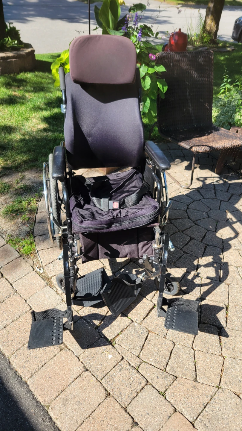 Wheelchair with Headrest and Seatbelt - photo 2