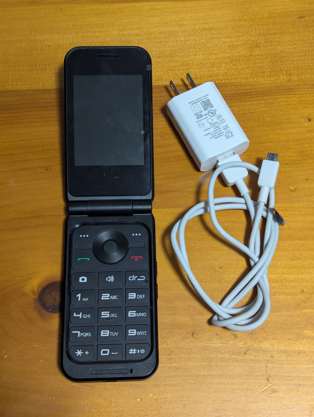 ZTE Cymbal 2 Flip Phone with Charger
