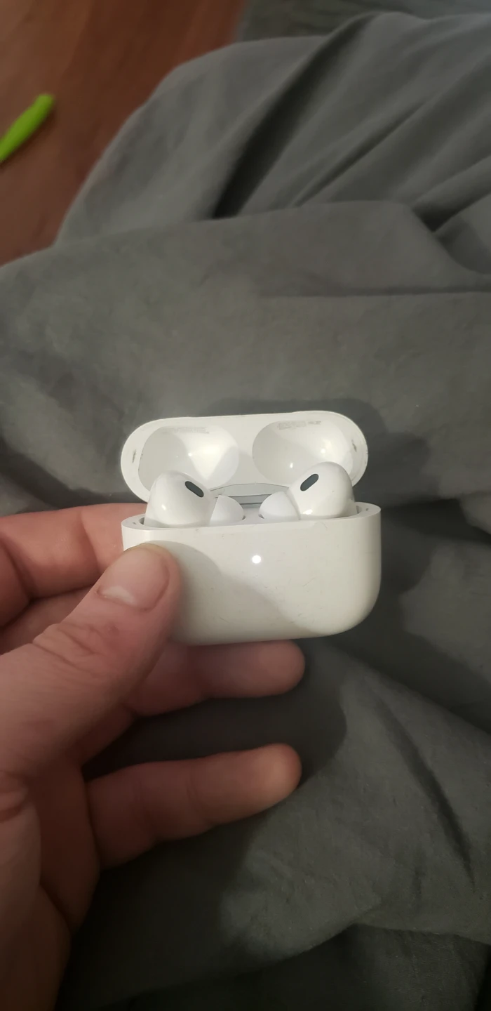 Apple AirPods Pro (2nd Gen) - photo 2