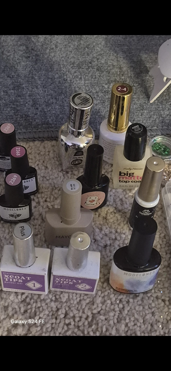 Assorted Nail Polish, Glitters, and Press-On Nails Kit - photo 2