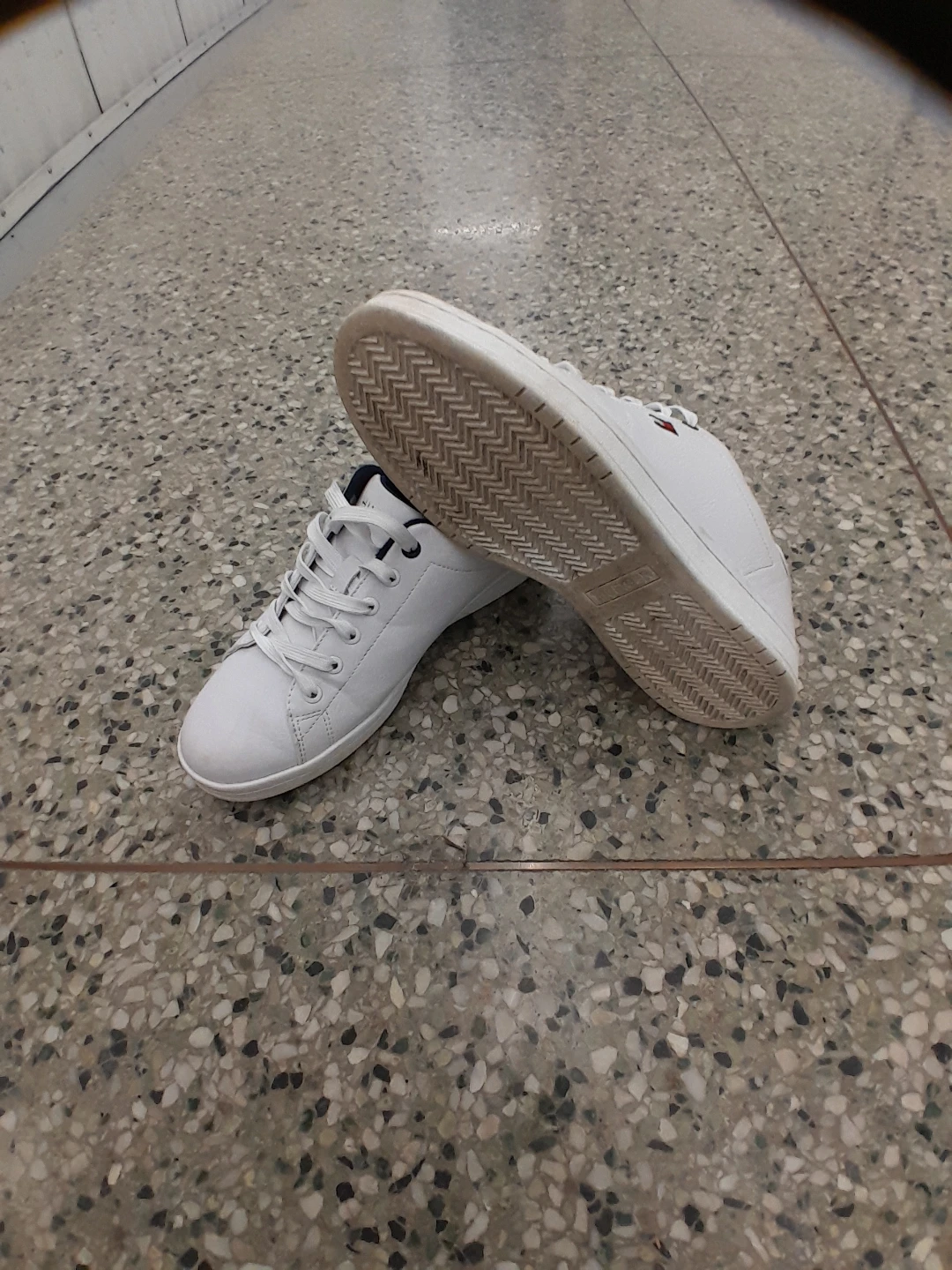Tommy Hilfiger White Sneakers Men's Size 9 - photo 4