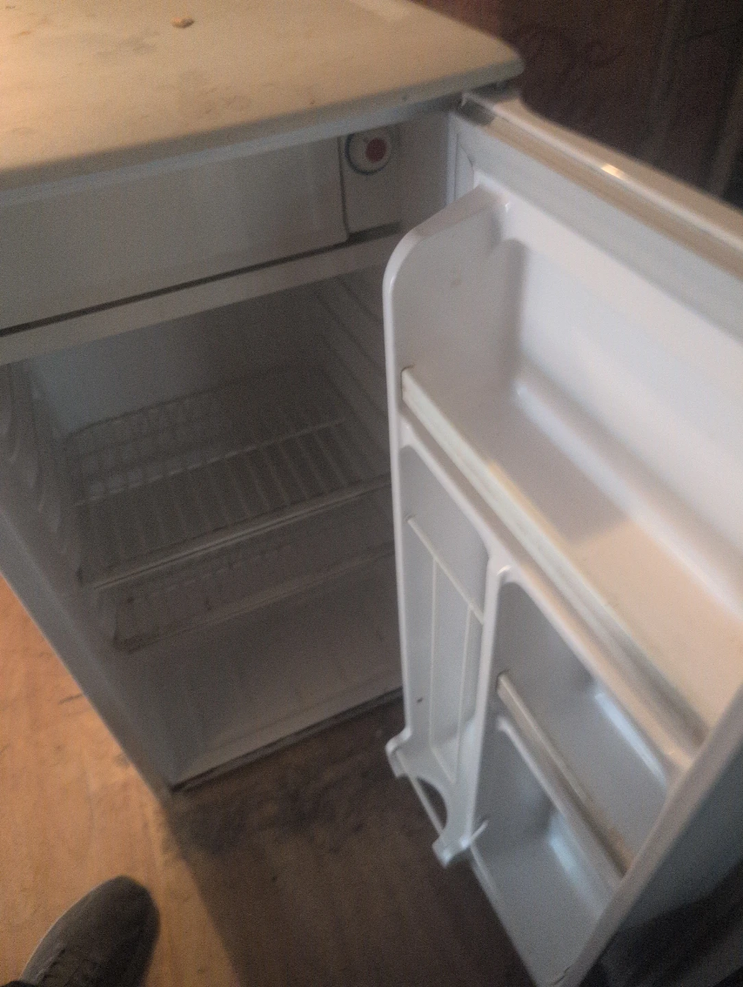 Danby Designer Mini Fridge - photo 3