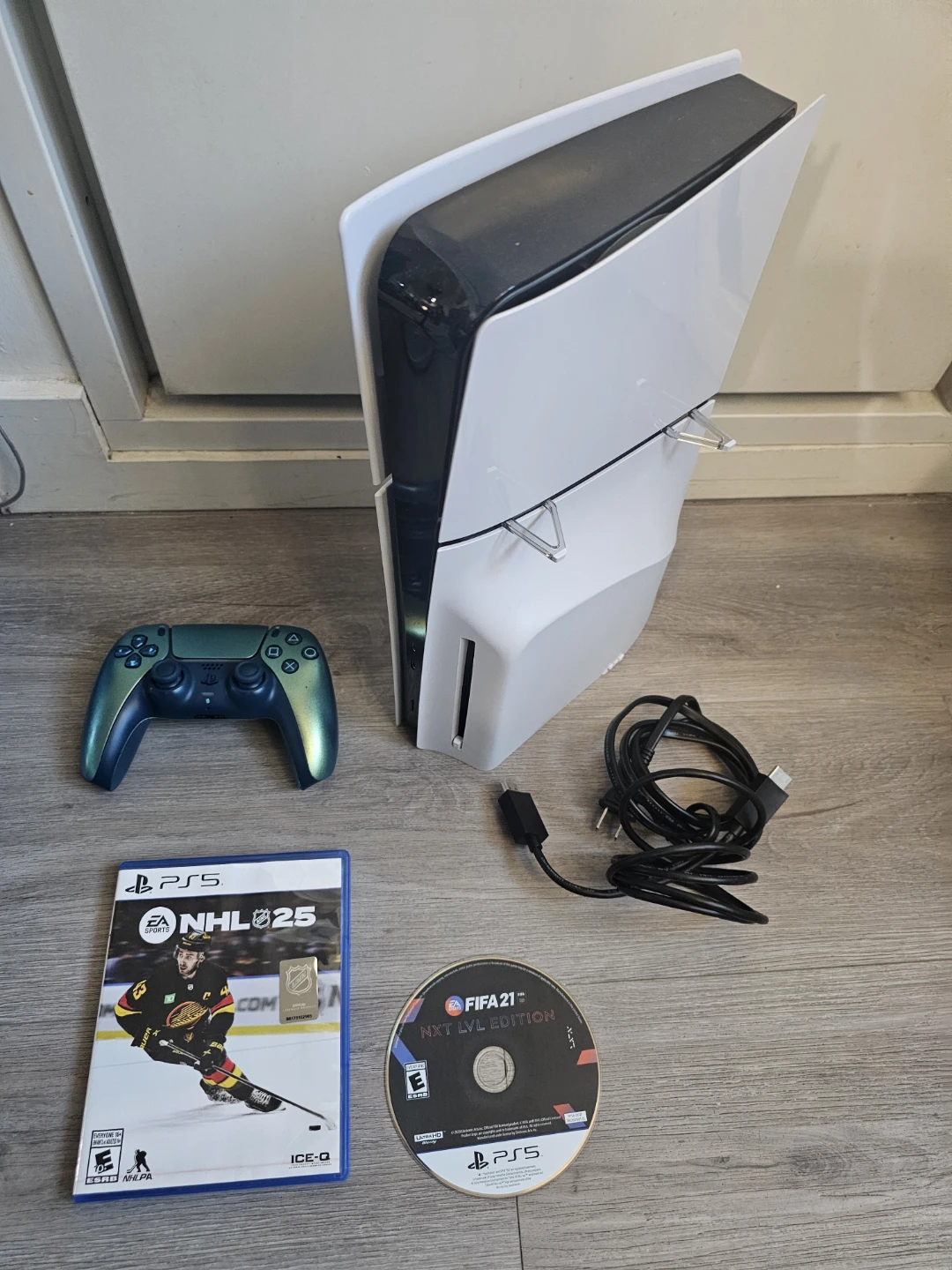 PS5 Slim Disc Edition for Sale $620 - photo 2