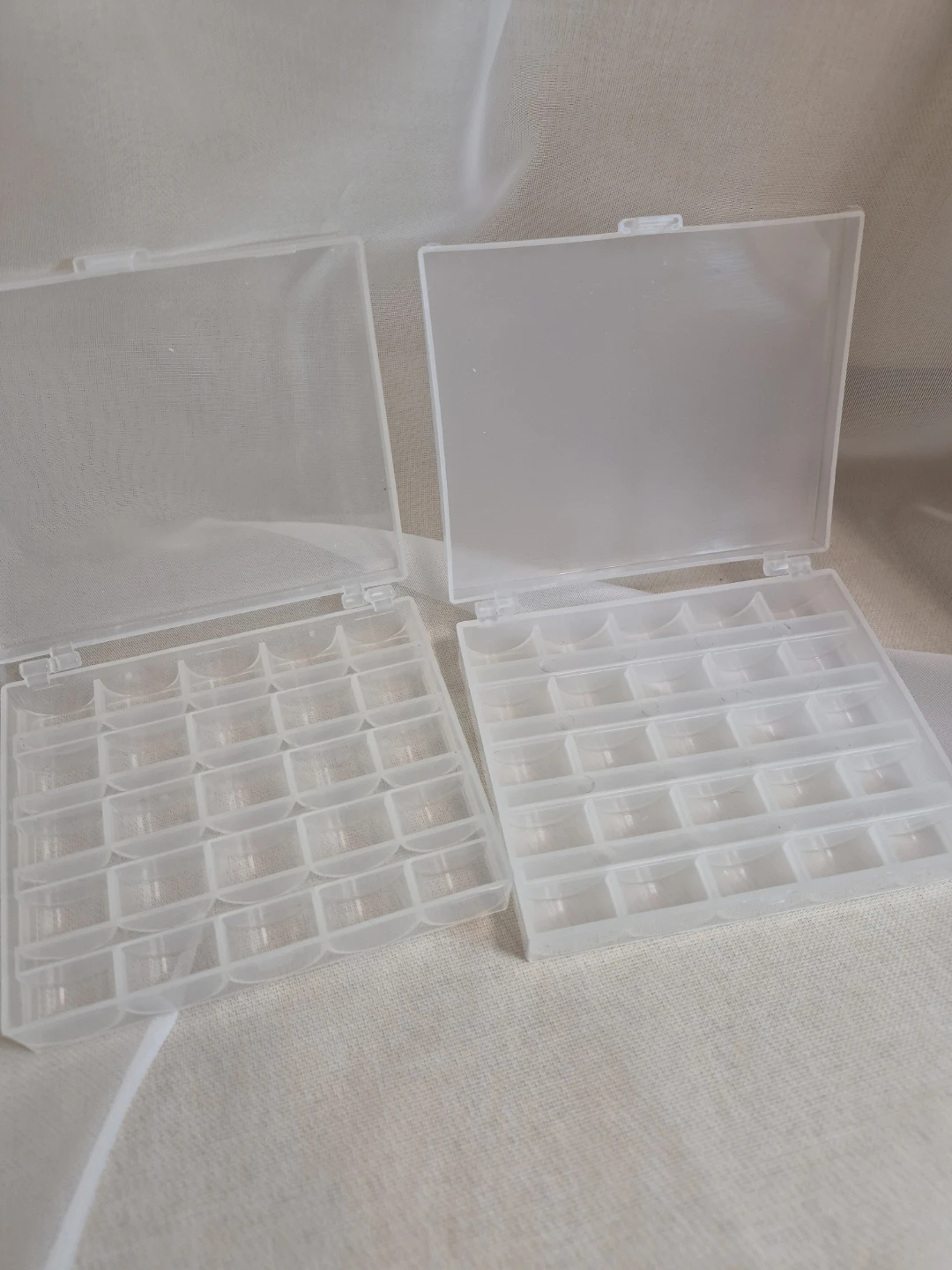 2 Plastic Bobbin Holder Containers each hold 25 - photo 4