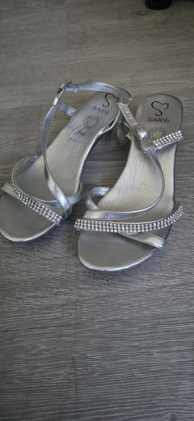 SARY Silver Embellished Sandals - photo 2