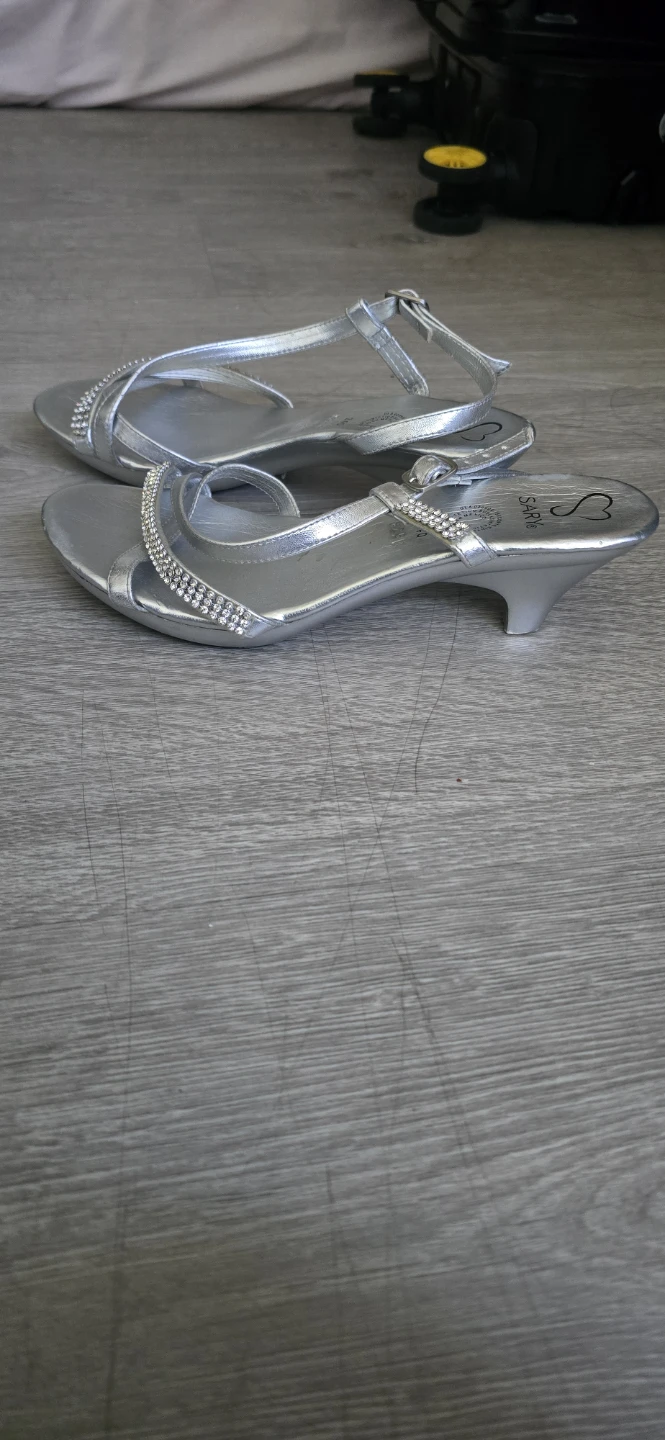 SARY Silver Embellished Sandals - photo 3