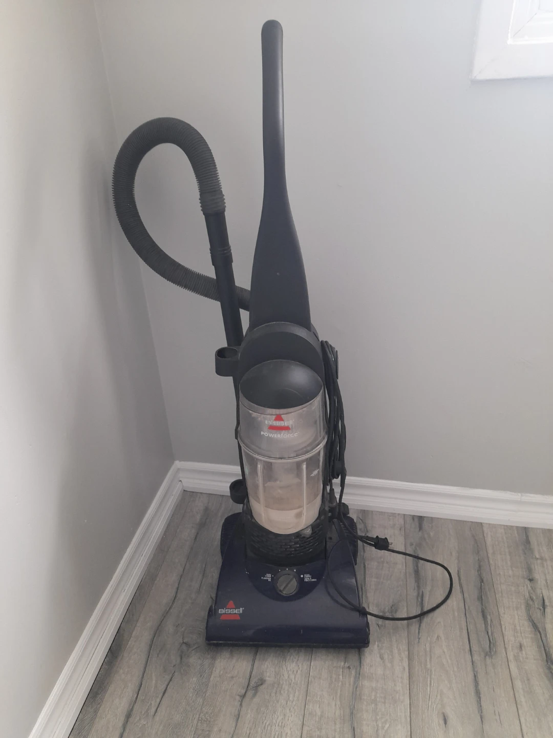 Bissell Powerforce Vacuum Cleaner - photo 2