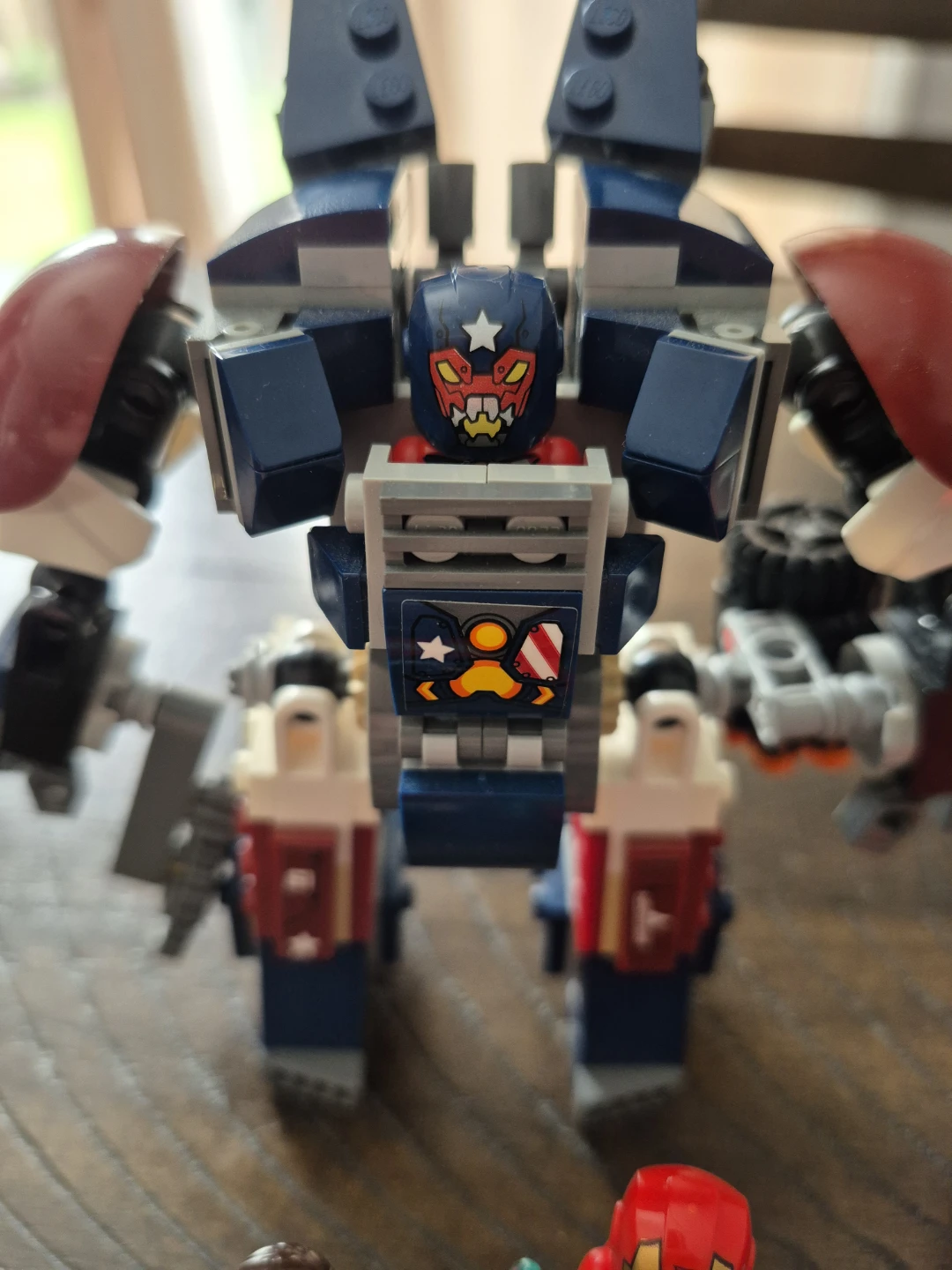 LEGO Marvel Super Heroes 76077 Iron Man Detroit Steel - photo 4