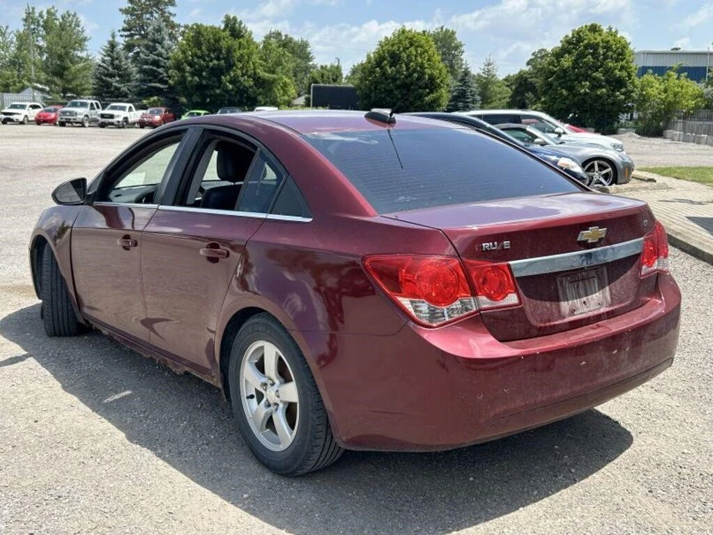 2016 CHEVROLET CRUZE LIMITED 148,180 KM PLUS WINTER TIRES & RIMS - photo 4