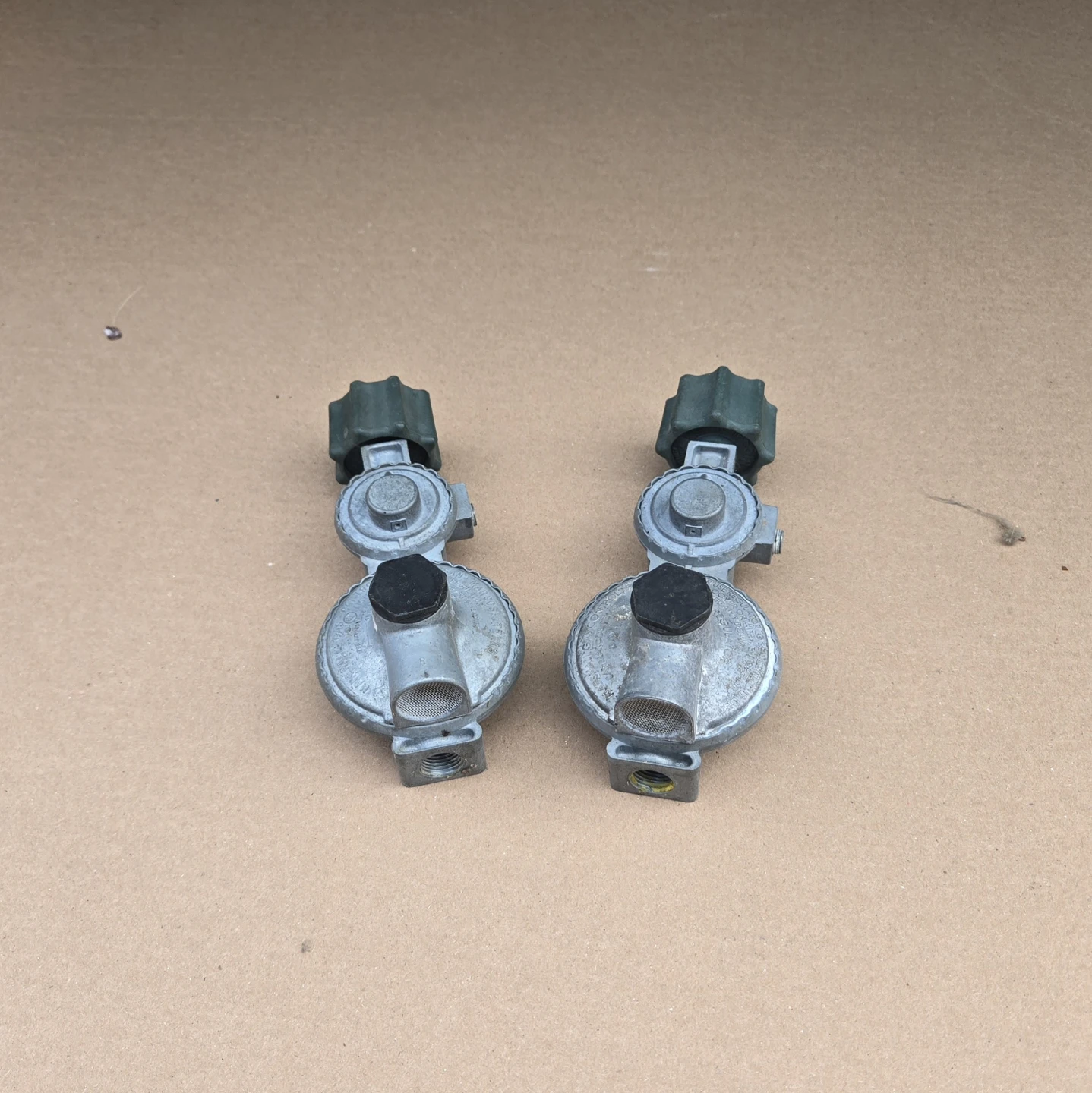 2x Propane Gas Regulators  High Volume - photo 2