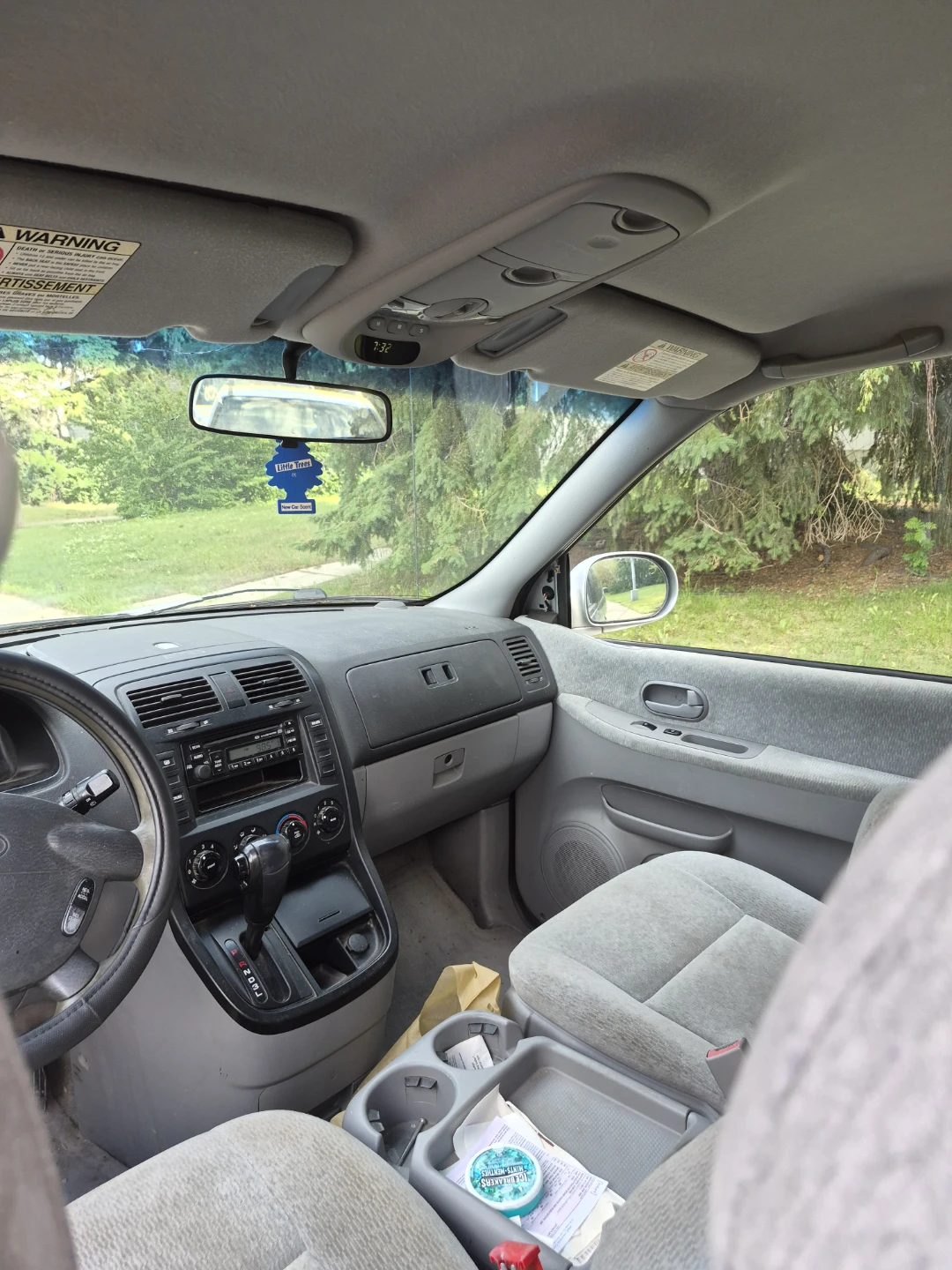 Silver Kia Sedona Van 2004 - photo 4