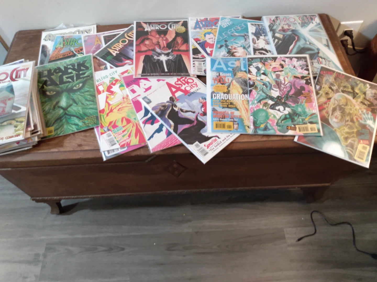 Astro City Comic Books Lot