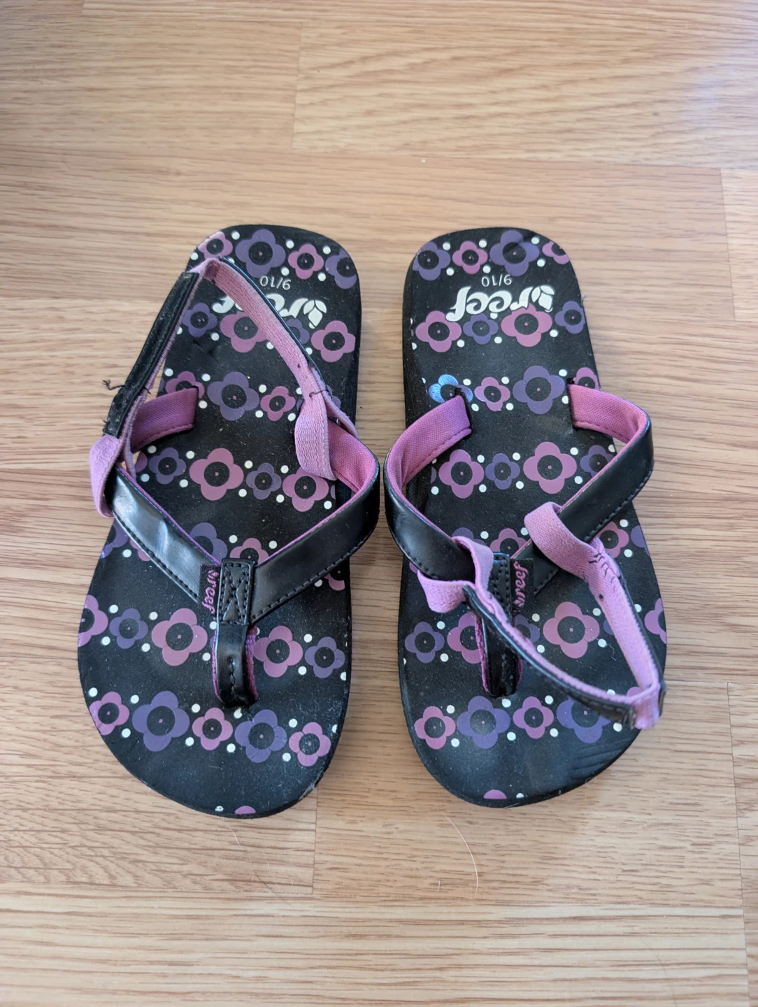 Reef Flip Flops Size 9/10 for kids