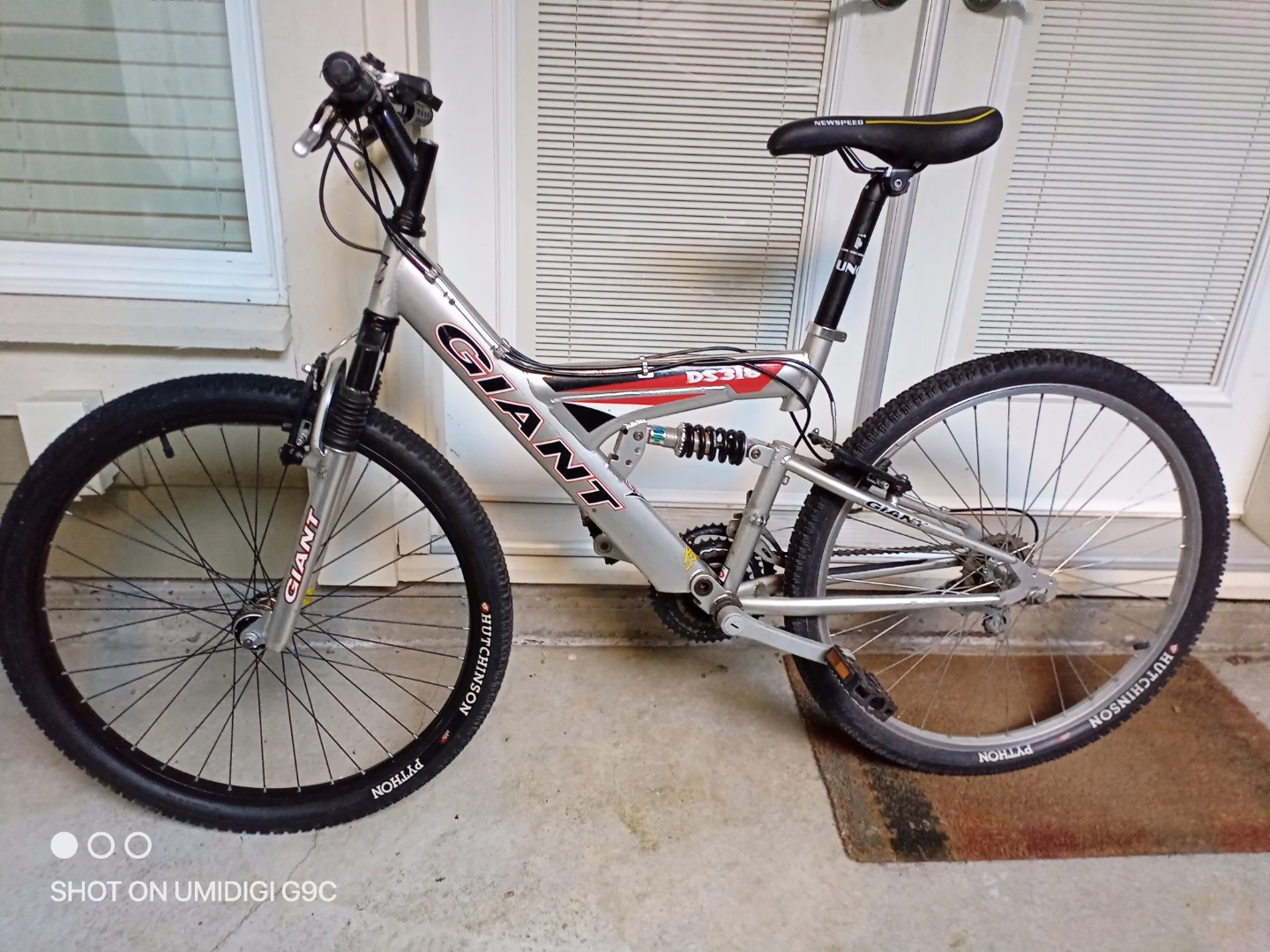 Giant DS3 Full Suspension Mountain Bike